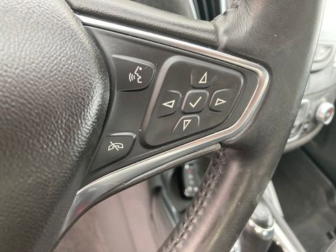 Used 2017 Chevrolet Malibu LT image 37