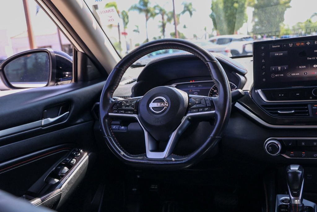 Used 2023 Nissan Altima 2.5 SR w/ SR Premium Package FWD image 23