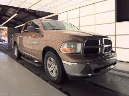 Used 2011 RAM 1500 Classic SLT w/ Luxury Group RWD image 3