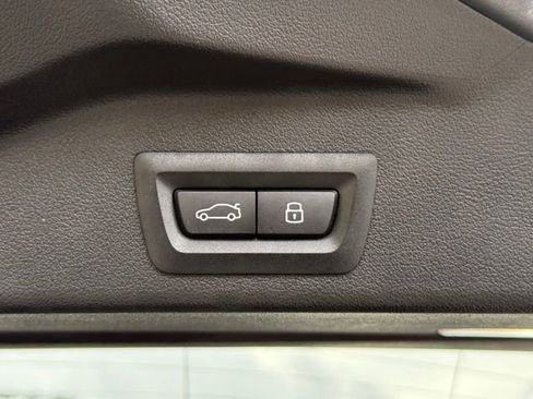 Used 2026 BMW X5 sDrive40i w/ M Sport Package image 17