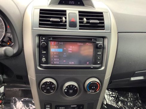 Used 2013 Toyota Corolla S FWD image 33