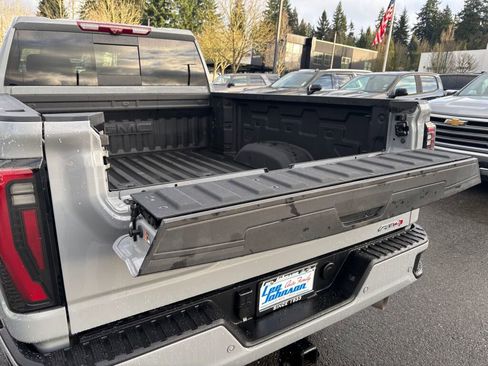 Used 2025 GMC Sierra 3500 AT4 w/ AT4 Premium Plus Package image 12