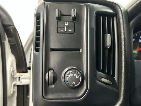 Used 2018 Chevrolet Silverado 2500 W/T w/ Snow Plow Prep Package AWD/4WD image 19