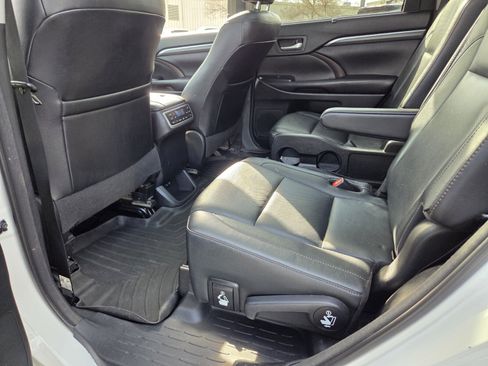 Used 2018 Toyota Highlander Limited Platinum w/ Protection Package #3 image 12