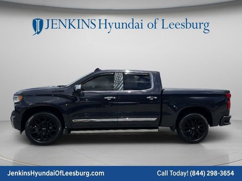 Used 2022 Chevrolet Silverado 1500 High Country w/ High Country Premium Package AWD/4WD image 10