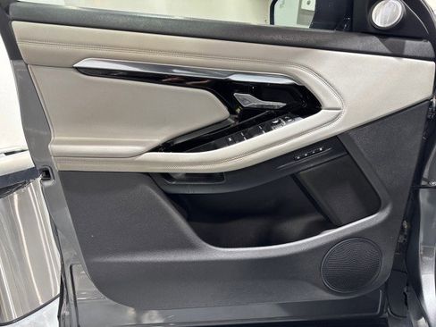 Used 2020 Land Rover Range Rover Evoque R-Dynamic S image 40