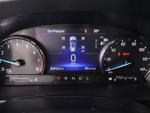 Used 2022 Ford Explorer XLT w/ Equipment Group 202A RWD image 4