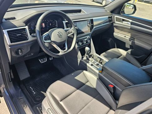 Certified 2023 Volkswagen Atlas Cross Sport SEL R-Line AWD/4WD image 2