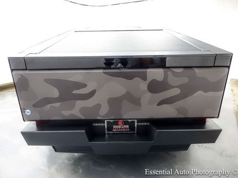 Used 2024 Tesla Cybertruck Cyberbeast AWD/4WD image 8