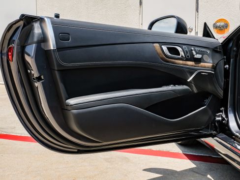 Used 2015 Mercedes-Benz SL 400 w/ Premium I Package image 29
