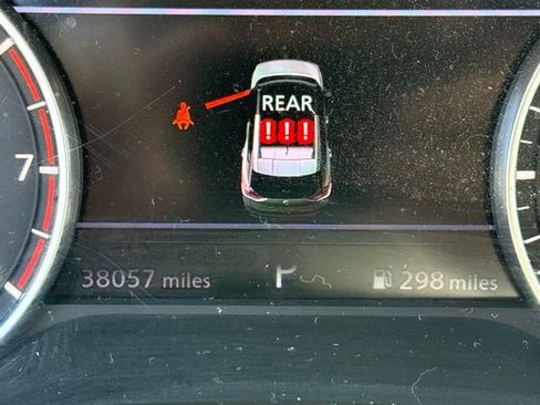 Used 2023 Nissan Rogue SV FWD image 8