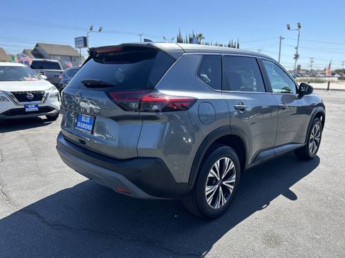 Used 2023 Nissan Rogue SV image 7