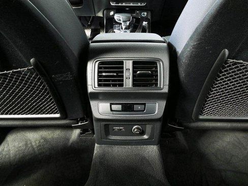 Used 2022 Audi Q5 2.0T Premium Plus w/ Premium Plus Package AWD/4WD image 22