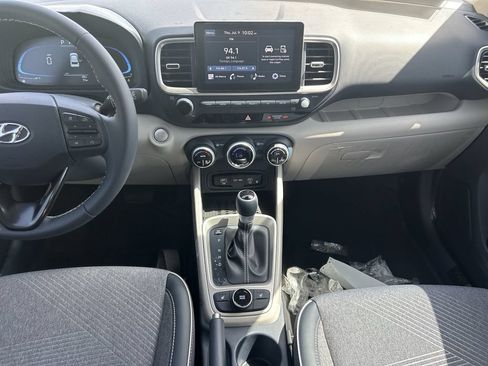 New 2026 Hyundai Venue SEL FWD image 17