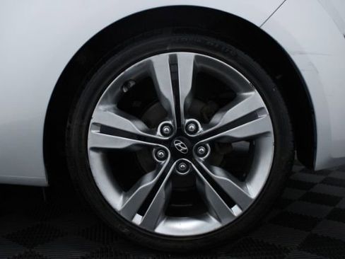 Used 2016 Hyundai Veloster w/ Option Group 02 image 7