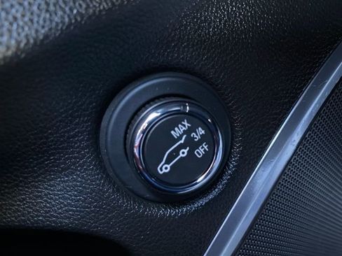 Used 2020 Buick Enclave Essence w/ Sport Touring Edition image 30