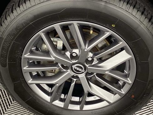 Used 2024 Nissan Rogue S AWD/4WD image 26