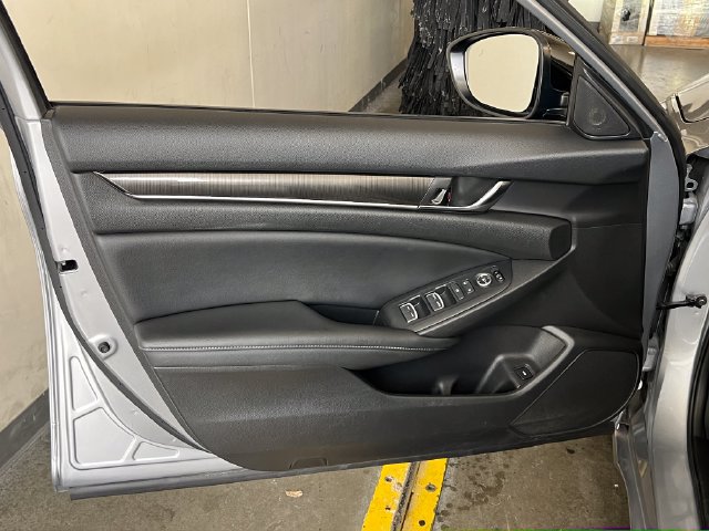 Used 2021 Honda Accord Sport image 27