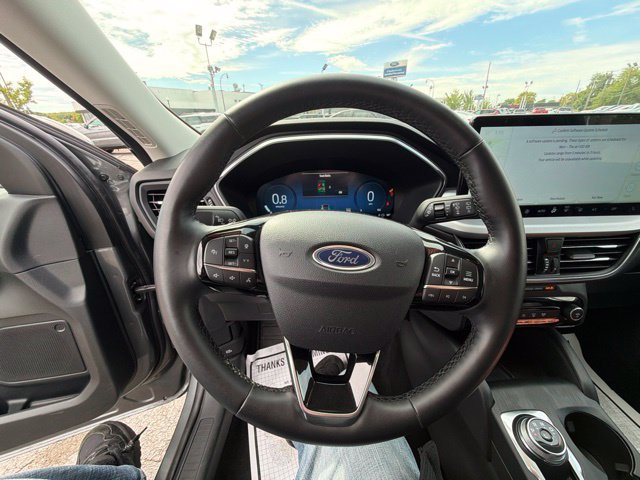 Certified 2025 Ford Escape Platinum AWD/4WD image 26