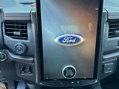 Used 2023 Ford Expedition Limited AWD/4WD image 12
