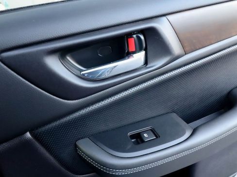 Used 2017 Subaru Outback 3.6R Limited image 55