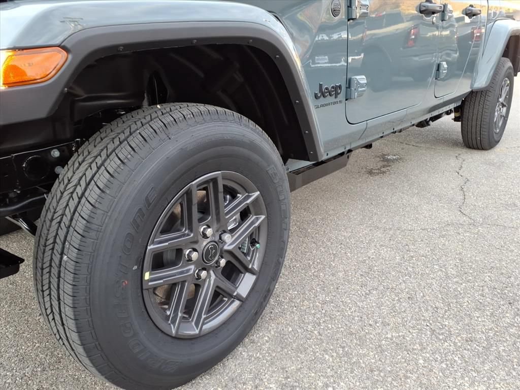New 2026 Jeep Gladiator Sport AWD/4WD image 10