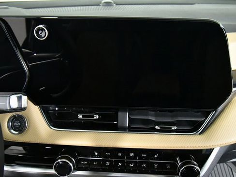 New 2026 Chevrolet Equinox ACTIV w/ LPO, Floor Liner Package image 4