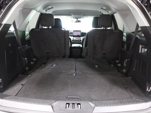 Used 2023 Ford Explorer XLT image 60