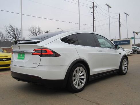 Used 2018 Tesla Model X 100D image 9