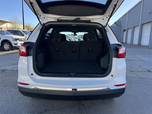 Used 2018 Chevrolet Equinox LS image 12