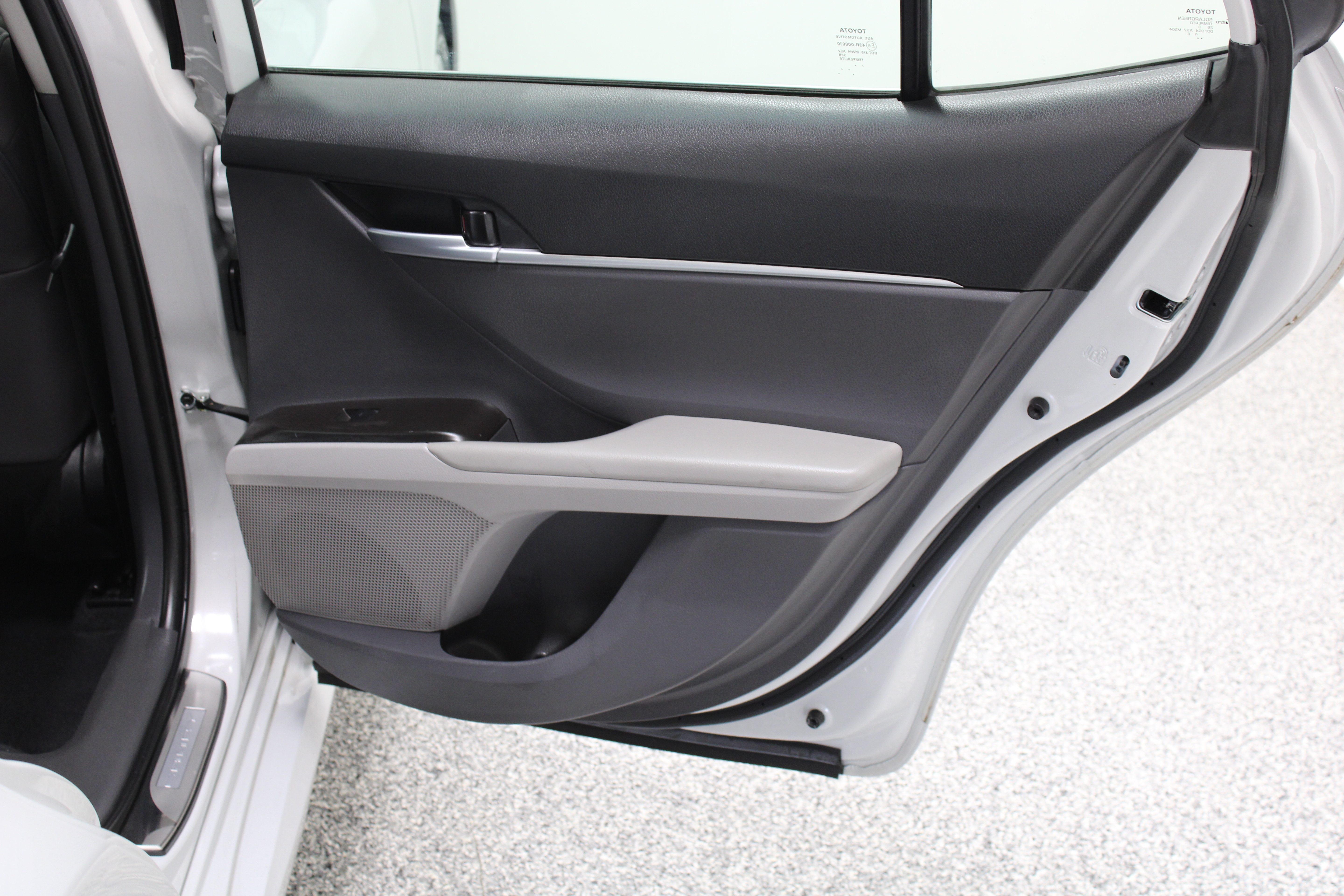 Used 2024 Toyota Camry LE FWD image 30
