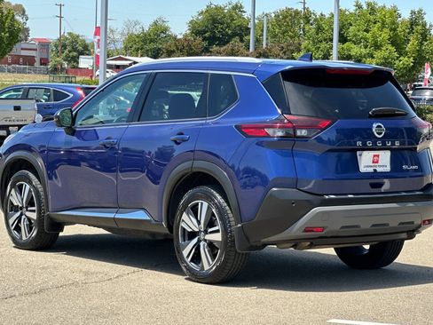 Used 2021 Nissan Rogue SL AWD/4WD image 6