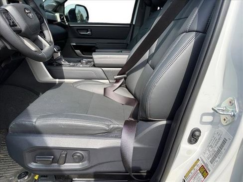 Used 2025 Toyota Tundra Limited image 4