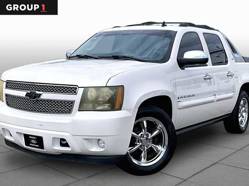 Used 2008 Chevrolet Avalanche LTZ w/ LTZ Preferred Equipment Group RWD image 1