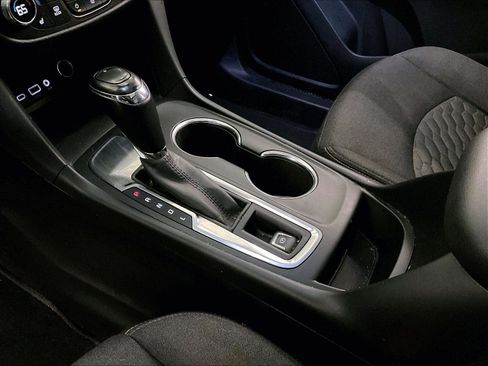 Used 2019 Chevrolet Equinox LT w/ Sun & Navigation Package image 16