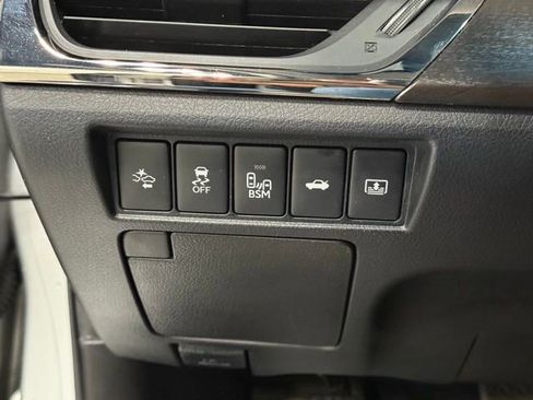 Used 2018 Toyota Avalon Limited image 15