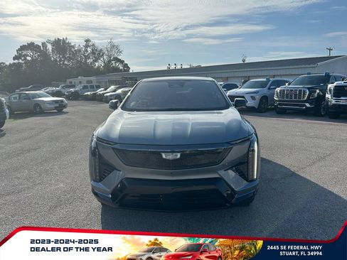 Used 2025 Cadillac Optiq Sport 2 w/ LPO, Floor Liner Package AWD/4WD image 2
