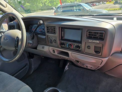 Used 2004 Ford Excursion XLT AWD/4WD image 35