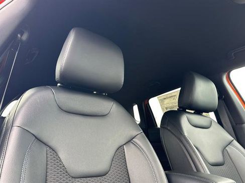 New 2026 Jeep Compass Latitude image 14