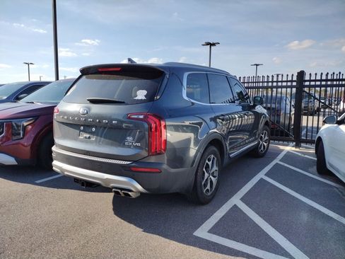 Used 2020 Kia Telluride EX w/ Towing Package image 4