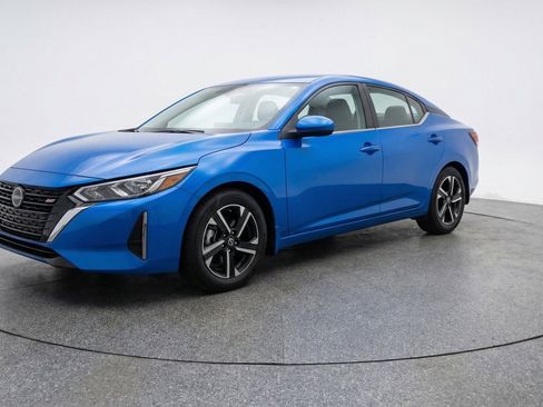 Used 2025 Nissan Sentra SV FWD image 3
