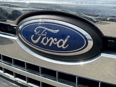 Used 2018 Ford F150 XLT w/ Equipment Group 302A Luxury AWD/4WD image 14