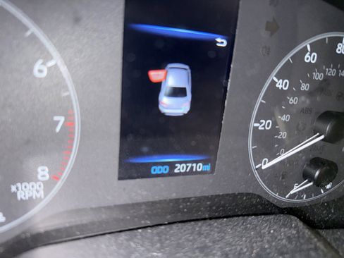 Used 2024 Toyota Corolla LE image 5