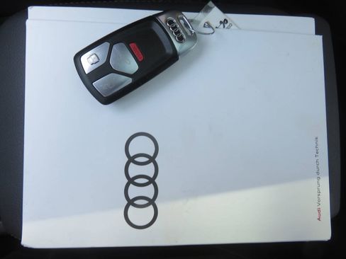 Used 2020 Audi Q5 2.0T Premium w/ Convenience Package AWD/4WD image 39