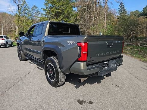Used 2025 Toyota Tacoma TRD Off-Road w/ TRD Off Road Premium Package AWD/4WD image 3