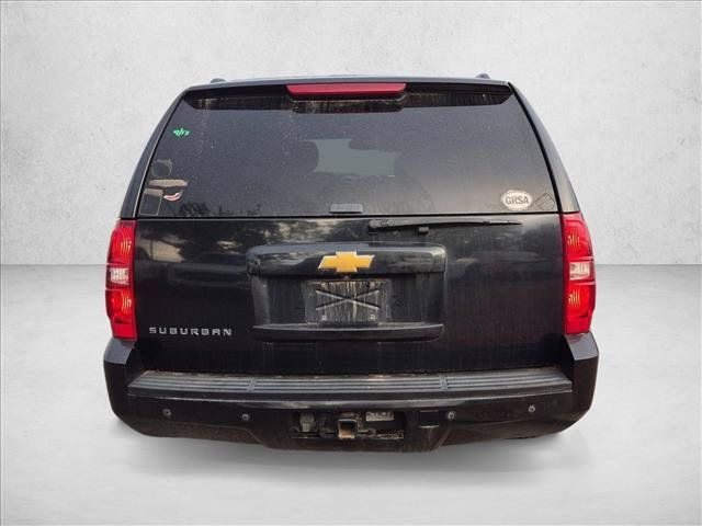 Used 2013 Chevrolet Suburban LT w/ Luxury Package AWD/4WD image 6