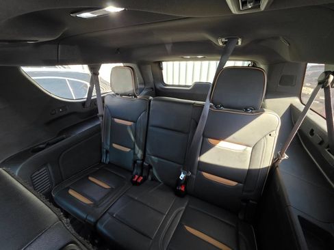 Used 2023 GMC Yukon XL AT4 w/ AT4 Premium Plus Package AWD/4WD image 8