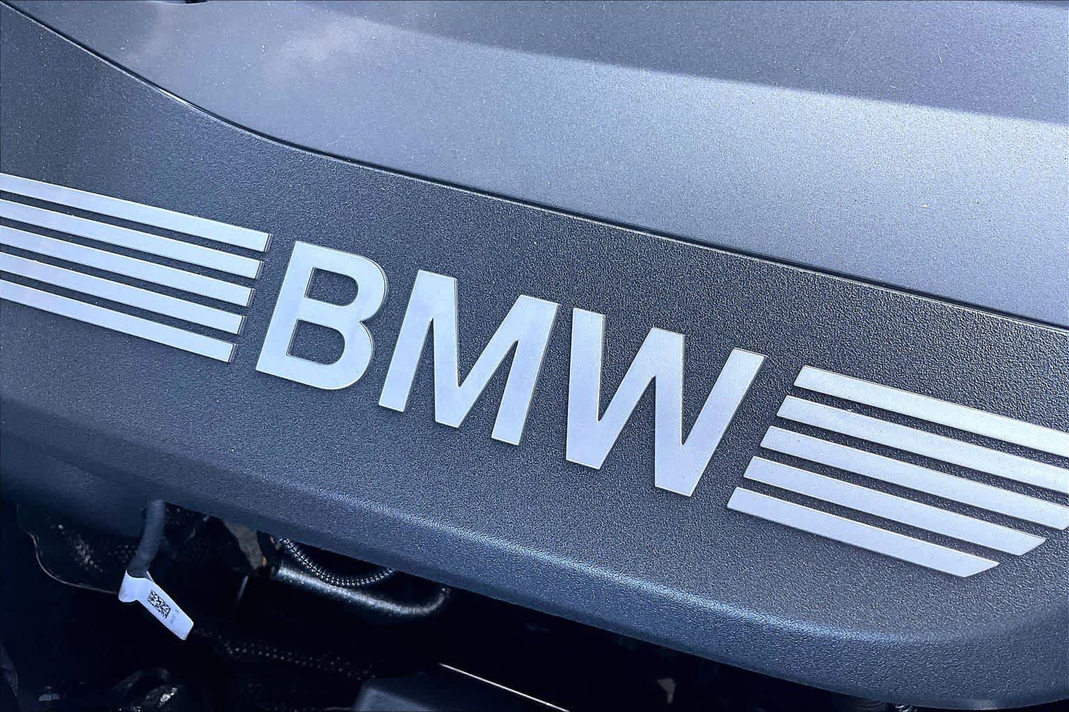 Used 2026 BMW X5 xDrive50e w/ M Sport Package AWD/4WD image 17