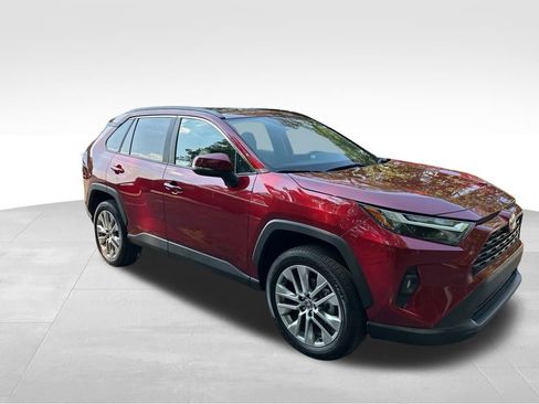 Used 2022 Toyota RAV4 XLE Premium FWD image 8