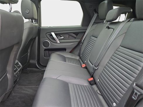 Used 2023 Land Rover Discovery Sport S image 17